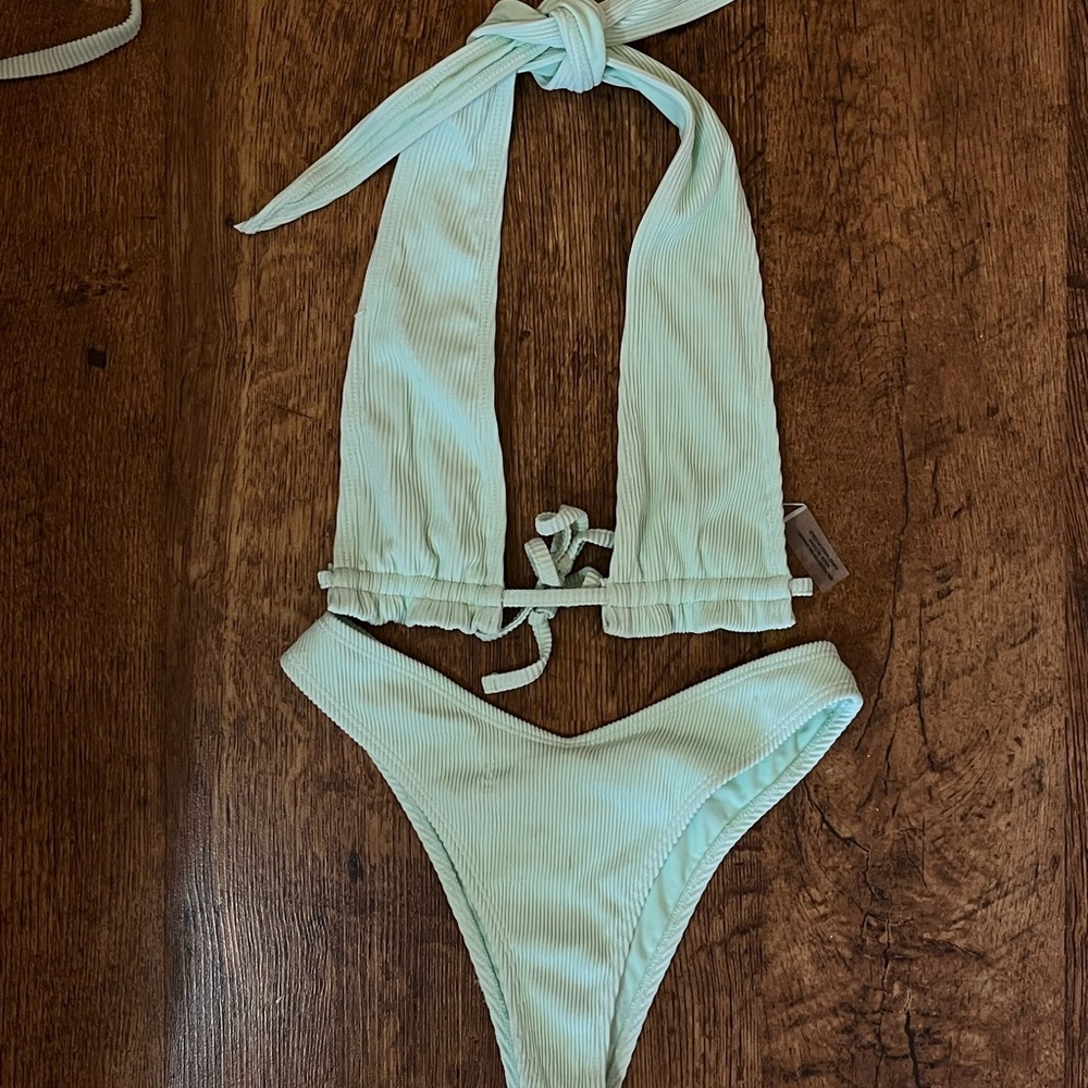 437 Bikini Set - Picture 2 of 4
